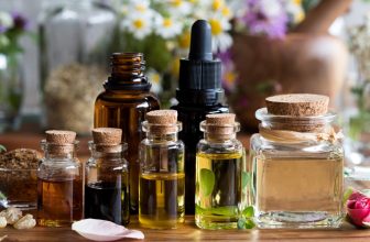Essential Oils Explained: Benefits, Uses, and Safety Tips